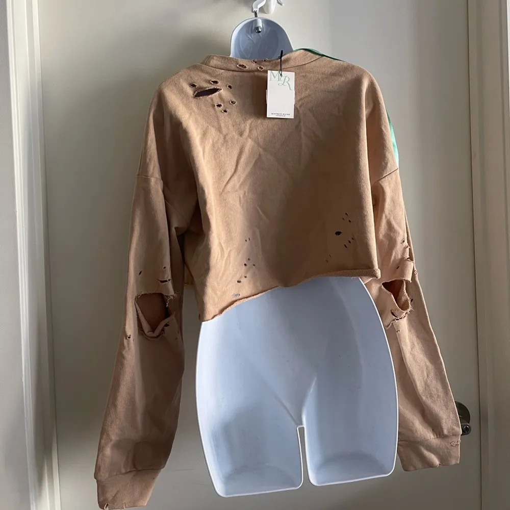 🆕 Mistress Rocks Destroyed Cropped Long Sleeve Top - Image 3