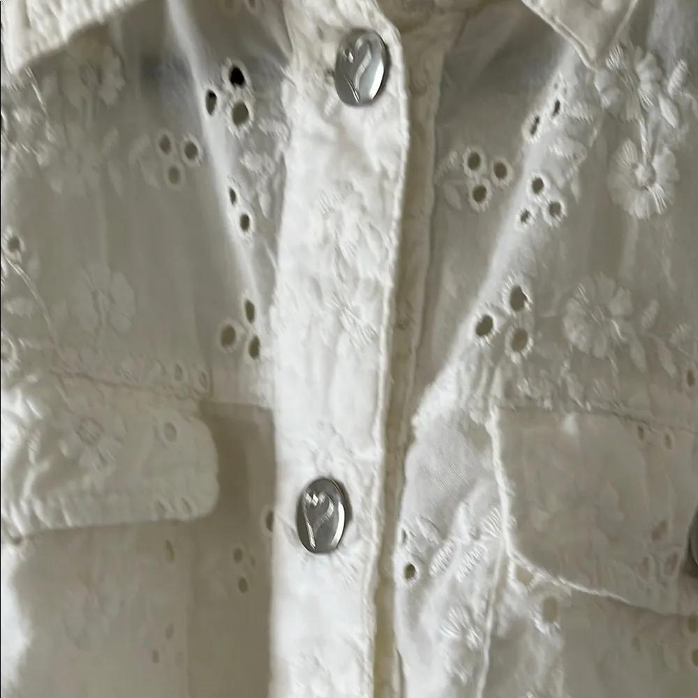 White Eyelet Button - Image 5