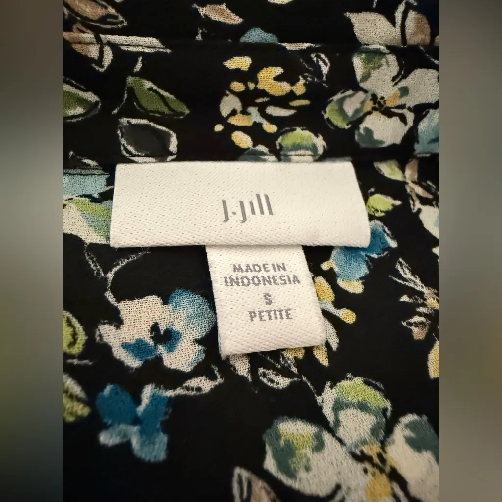 J. Jill Floral Layered Button Up Shirt Top Long Sleeve Blouse Petite Small PS SP Size undefined - Image 2