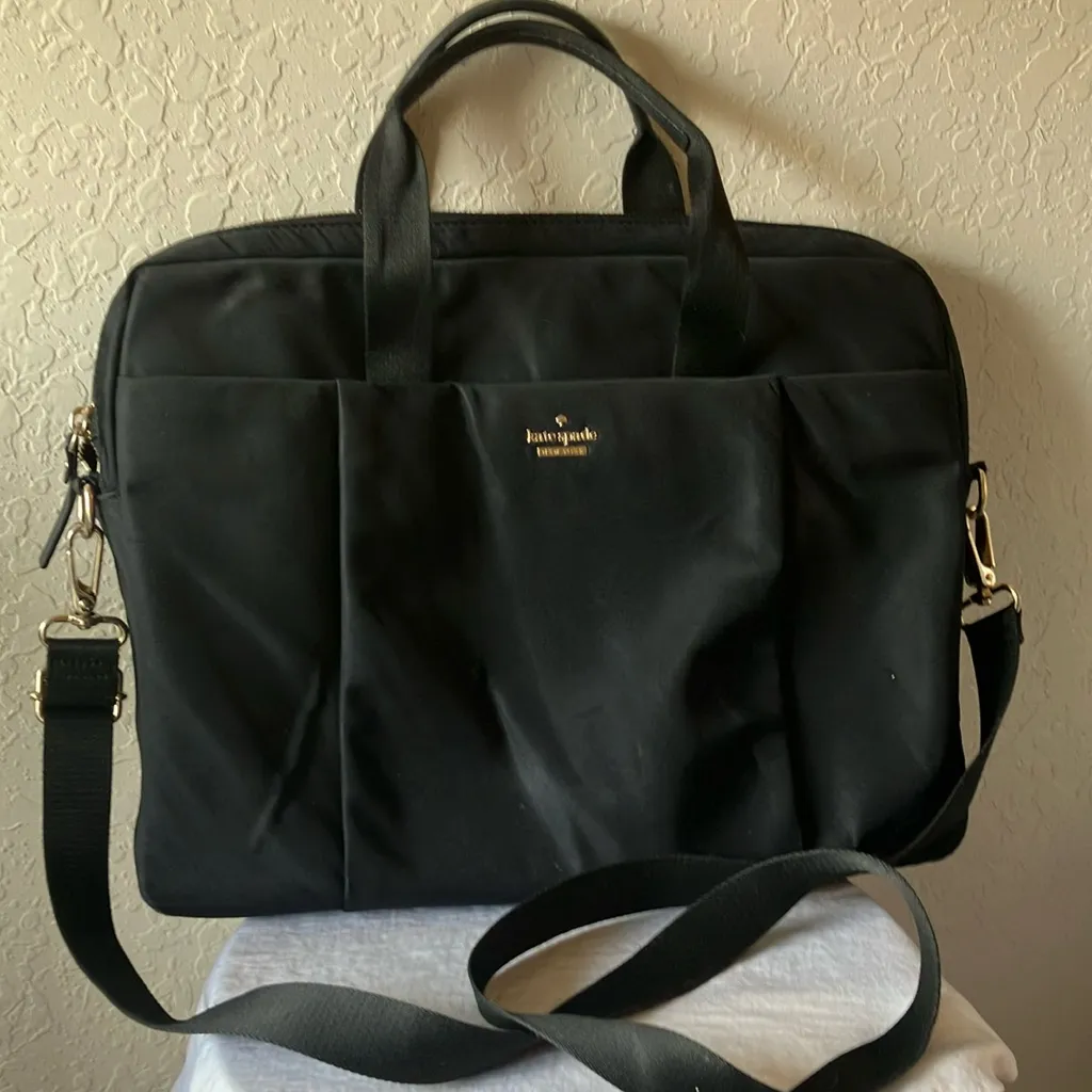 Kate Spade: Black “Storybook” laptop bag- gold tone- 3 separate pockets- wear - Image 15