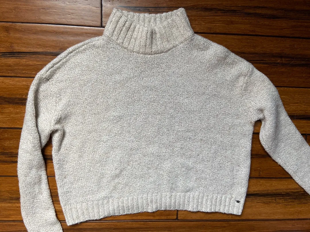 American Eagle Outfitters Cropped Sweater - Image 3