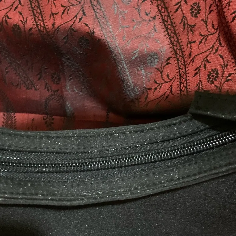 EUC mini black evening purse with silvery sheen - Image 6