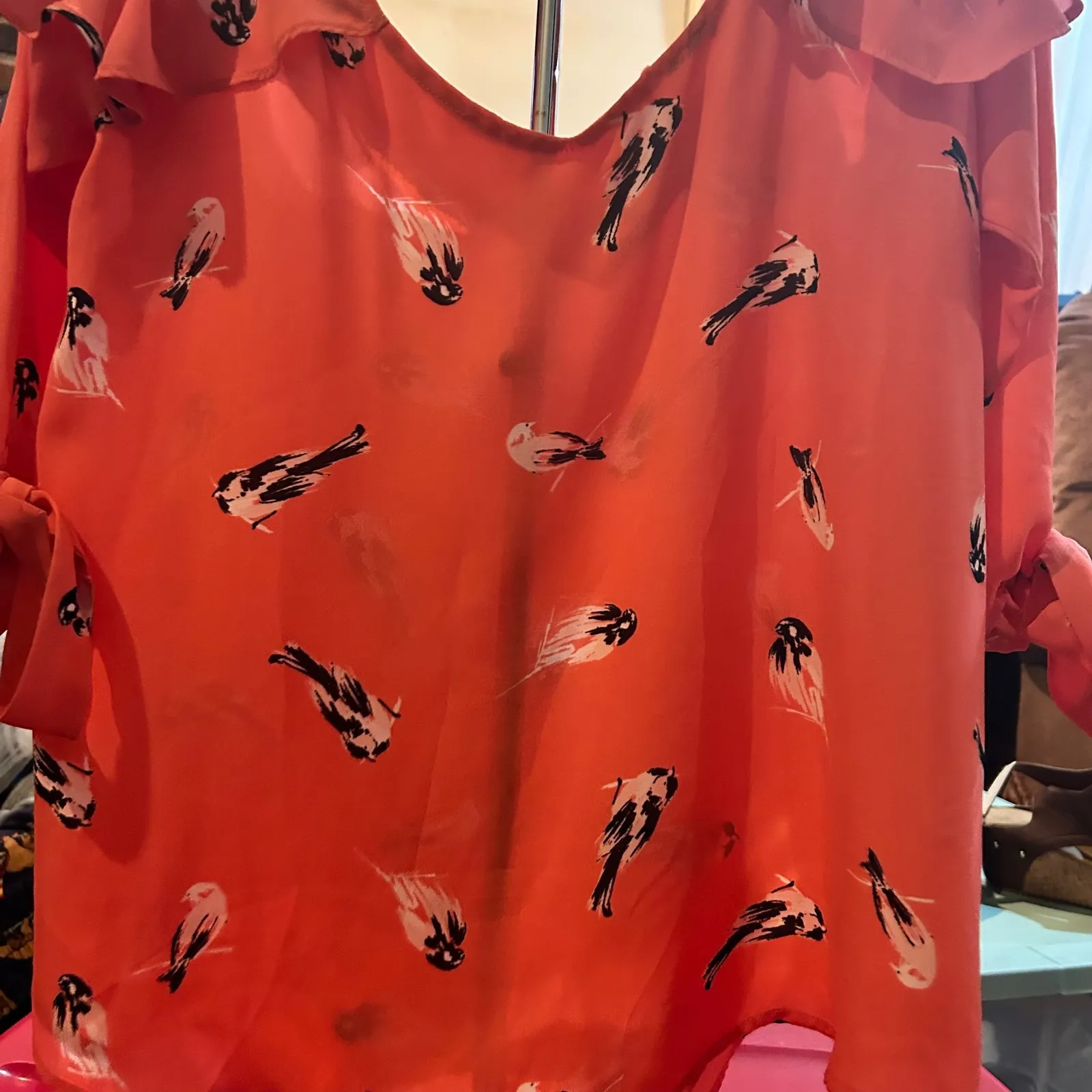🟣3-for-$24🟣 Lily White Coral Bird Print Cold Shoulder‎ Tie Sleeve Blouse - L - Image 4