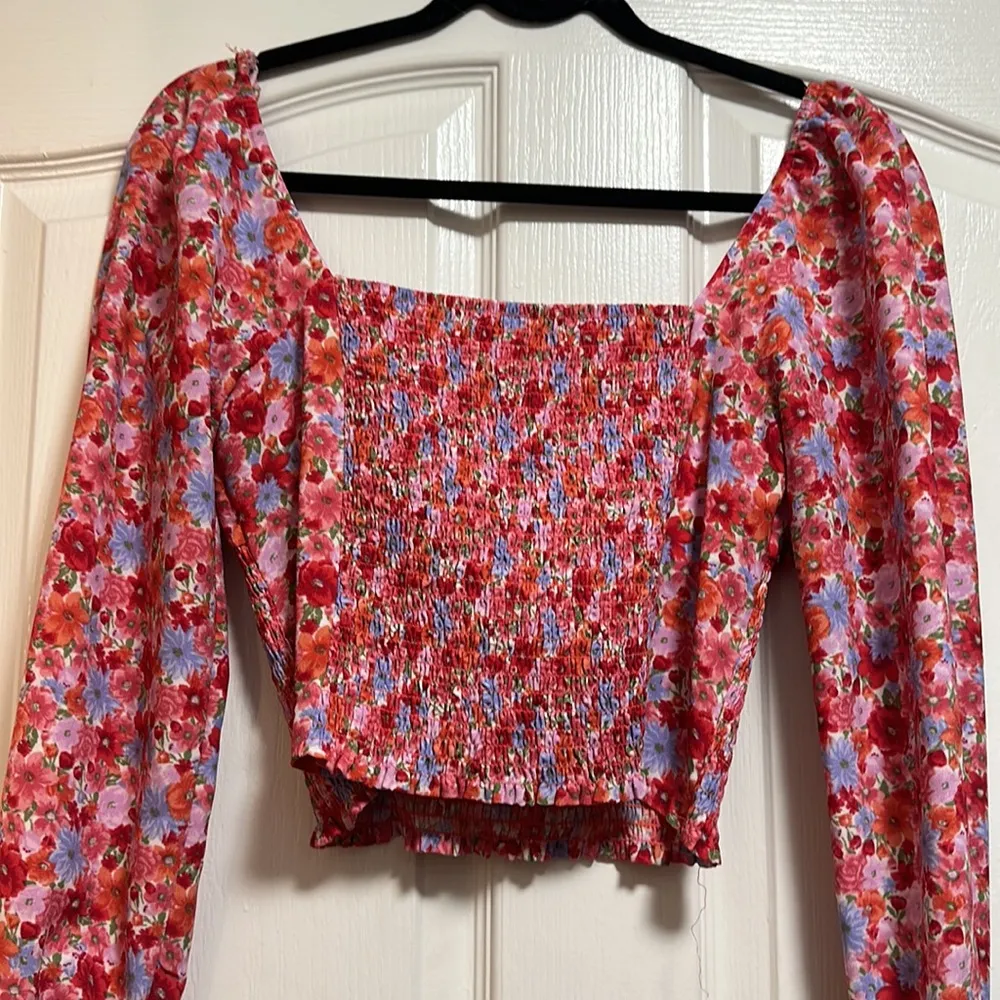 MOVING SALE - Forever 21 floral smocked blouse top - Image 6