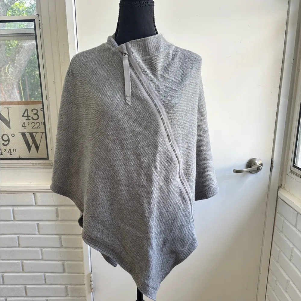Lululemon On The Go 100% Merino Wool gray‎ Poncho athleisure workout yoga - Image 2