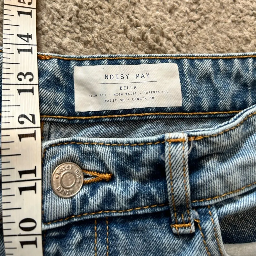 Noisy May Bella slim fit high waisted tapered‎ leg jeans light wash 30x30 asos - Image 5