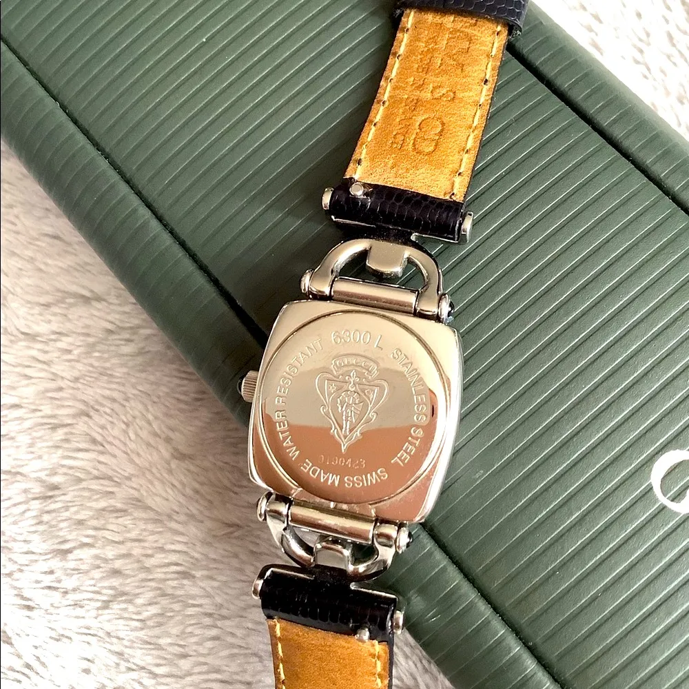 Authentic GUCCI ladies watch with box/card 🌹🌹🌹 - Image 10