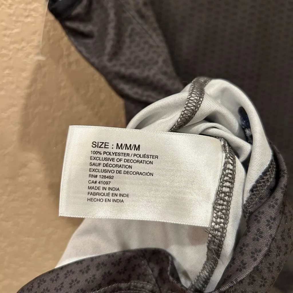 NWT Greg Norman Black Patterned Sleeveless Polo Activewear Golf Top Size M - Image 7