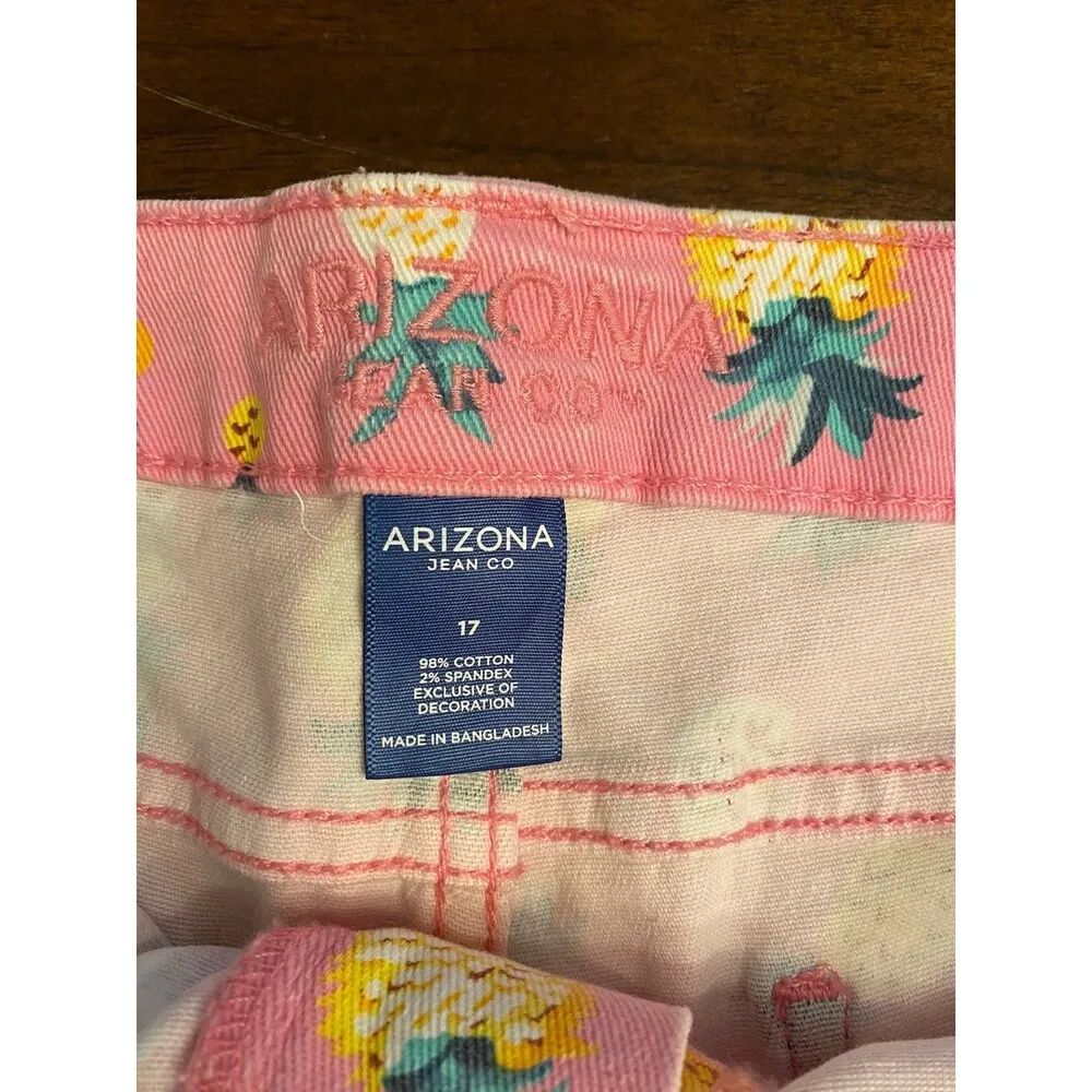 Arizona size 17 women pink jean shorts pineapple cutoff - Image 3