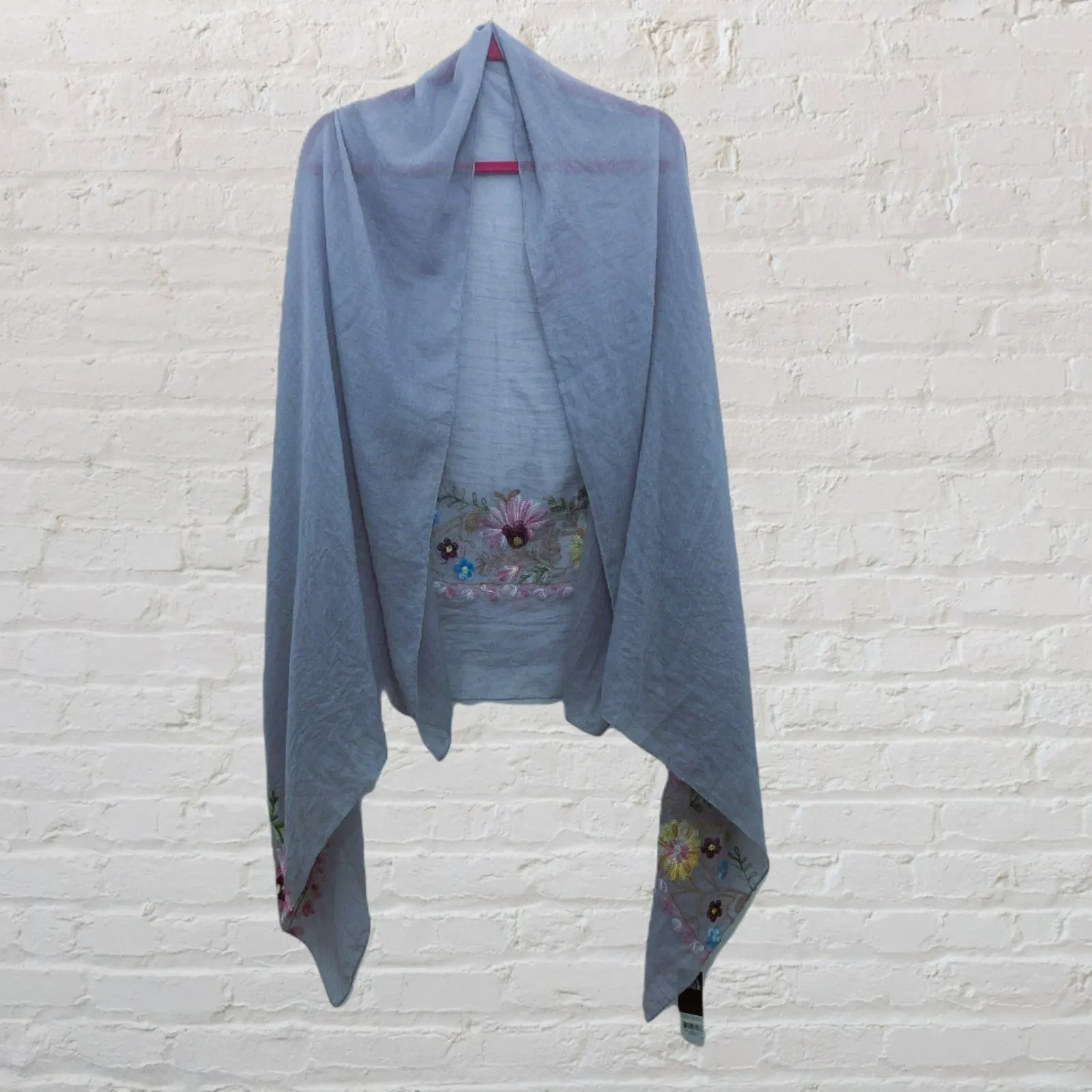 Bijoux Terner Embroidered Floral Shawl NWT - 70" - Image 12