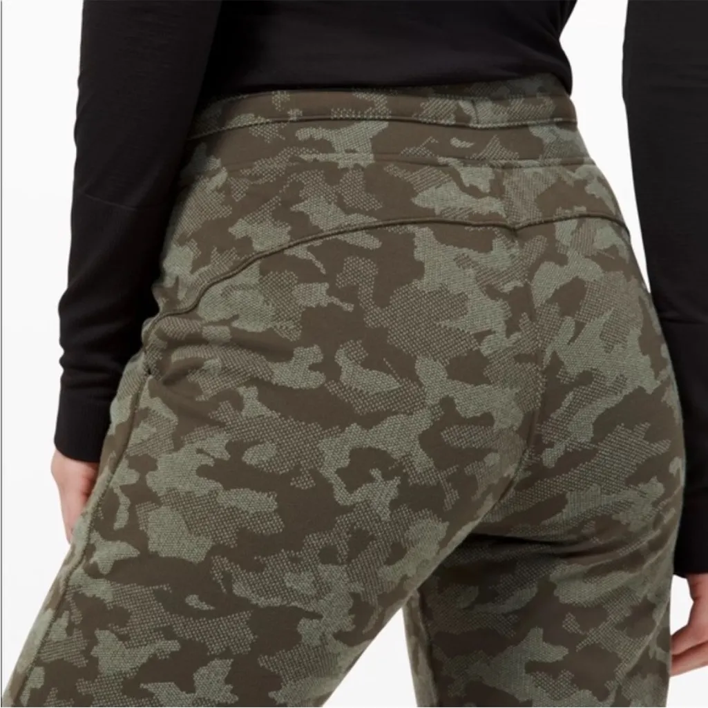 Lululemon Ready to Rulu Jogger 29” in Heritage Camo Dark Olive - Size 4 - Image 5