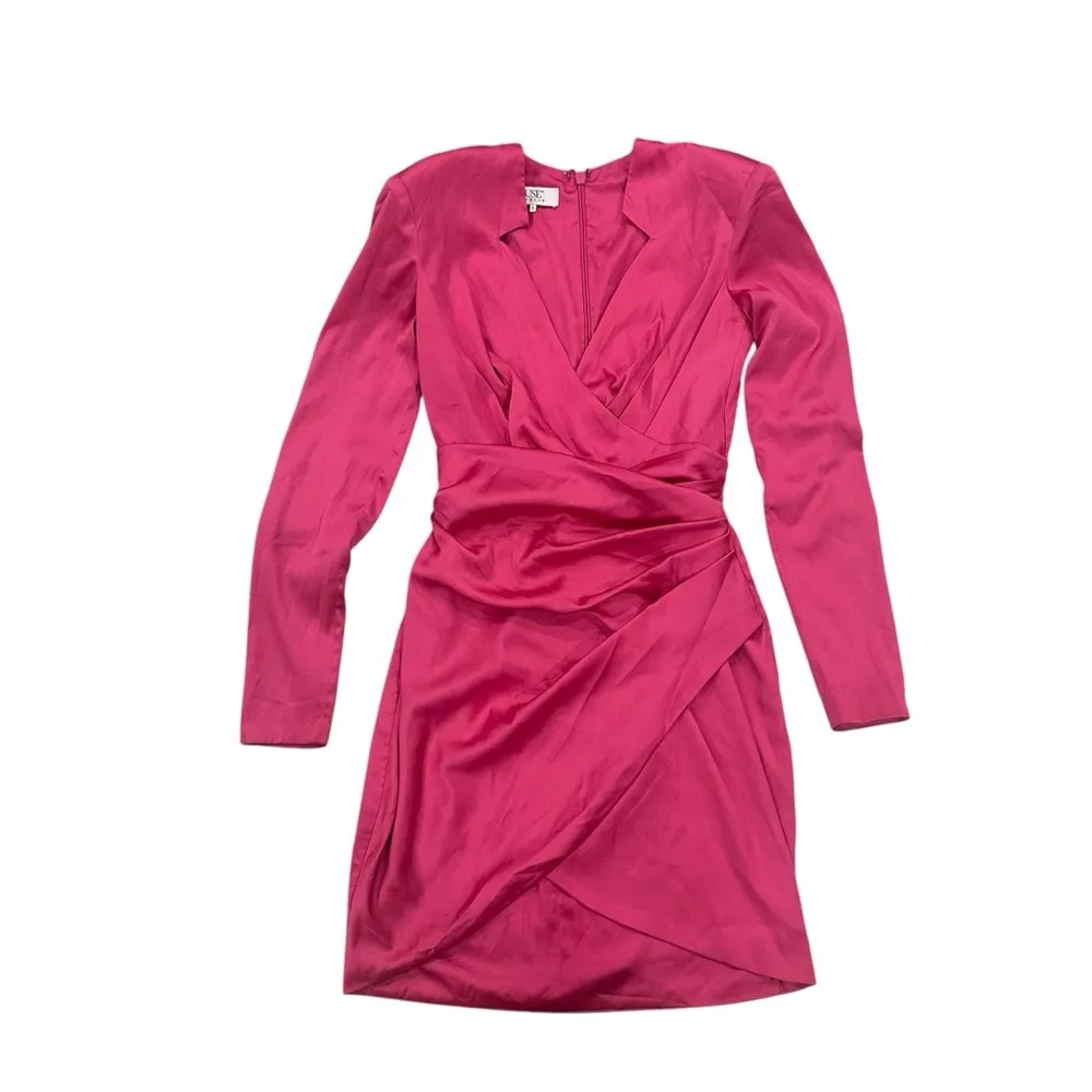 HOUSE OF CB 'NELINHA' HOT PINK TUX WRAP DRESS - Image 5