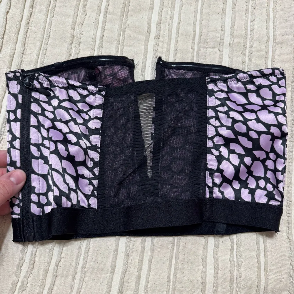 Victoria's Secret Purple Lips Plunge Bustier Bralette - Image 3