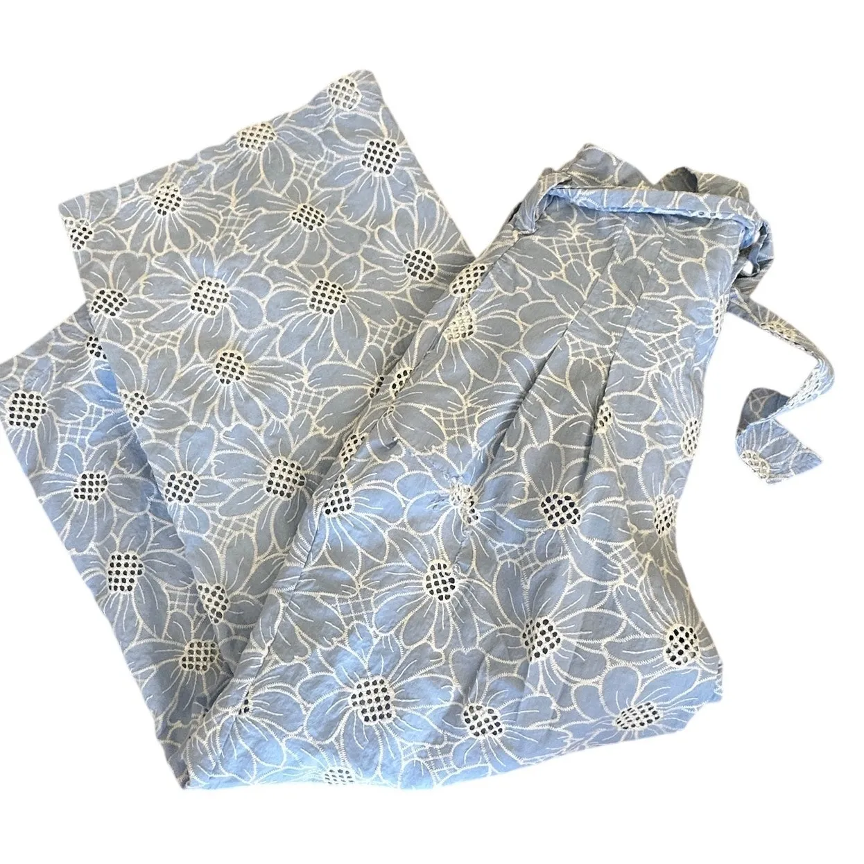 CeCe Blue White Eyelet Pants Size 4 Ankle Wide Leg Belted Cotton Vacation $119 - Image 9