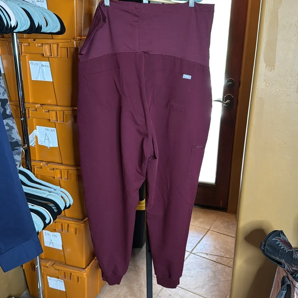 FIGS Burgundy Maternity Jogger Scrub Pants Size XXL - Image 12