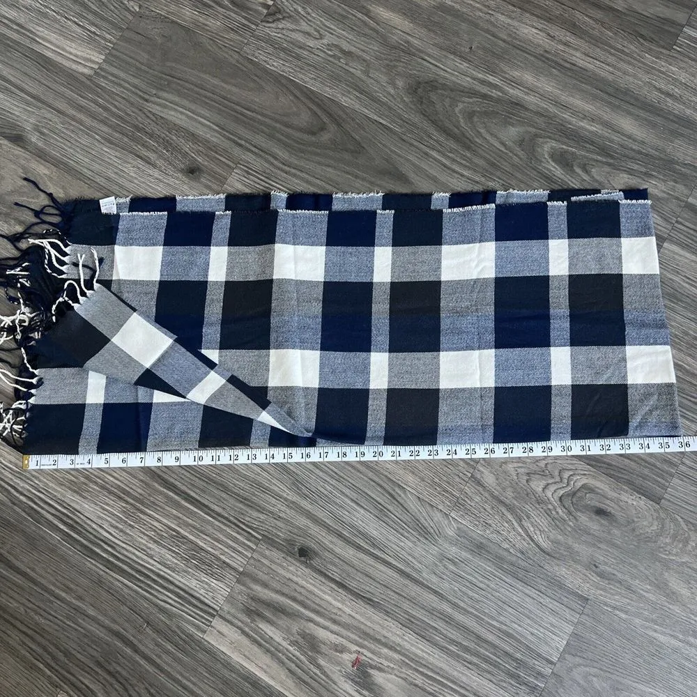 Checkered Plaid‎ Blanket Scarf Blue And White OS - Image 6