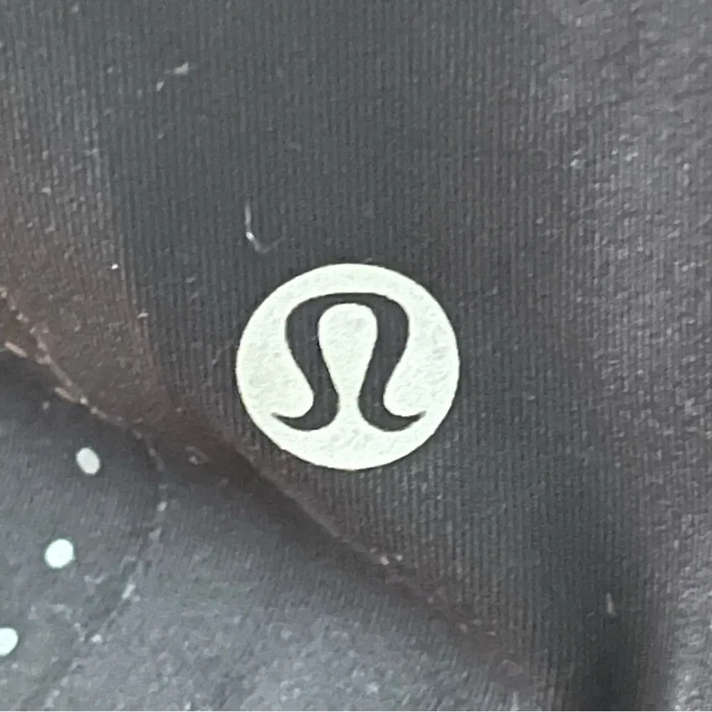 Lululemon Extra Mile Crop (Reflective 23") - Image 4