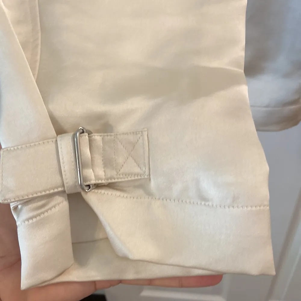 EXPRESS HIGH RISE Cream Satin Cargo Pants SIZE 2R inseam 26” see all photos - Image 4