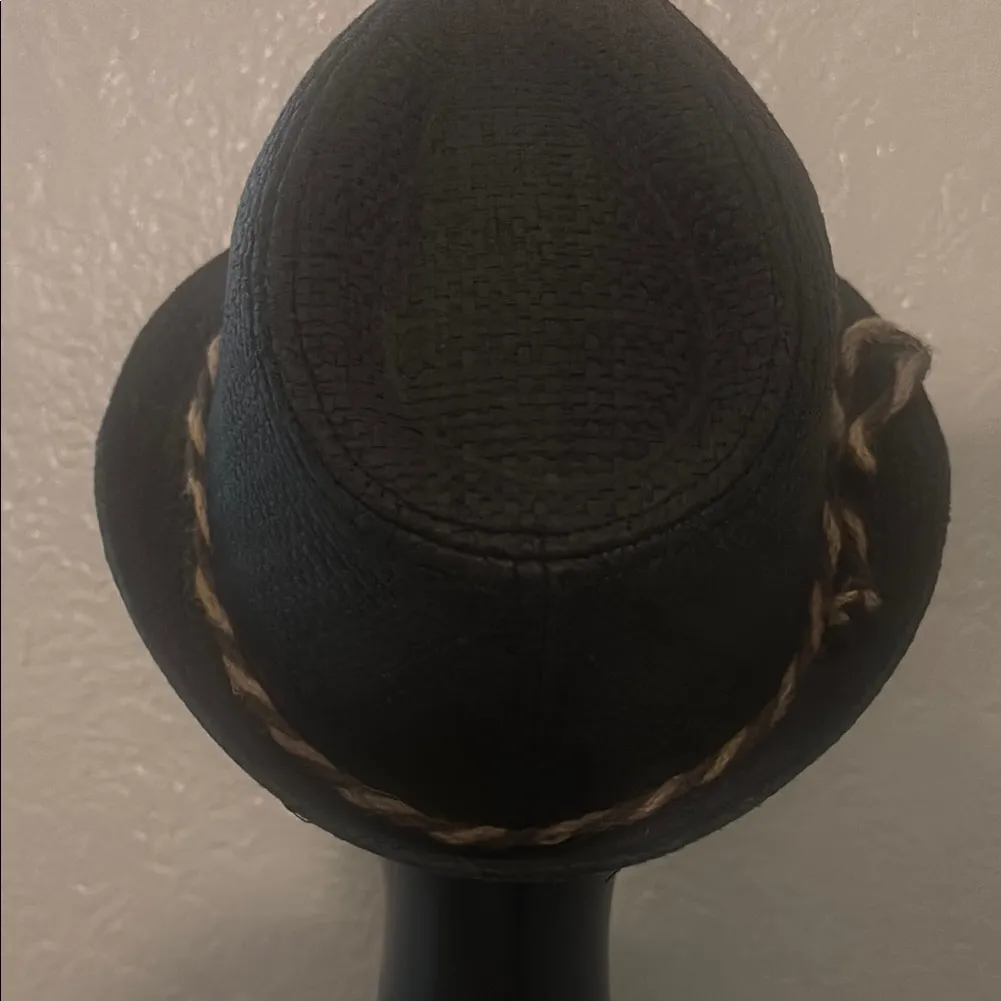 Stylish Black Straw Hat with Tan Accent - Image 2