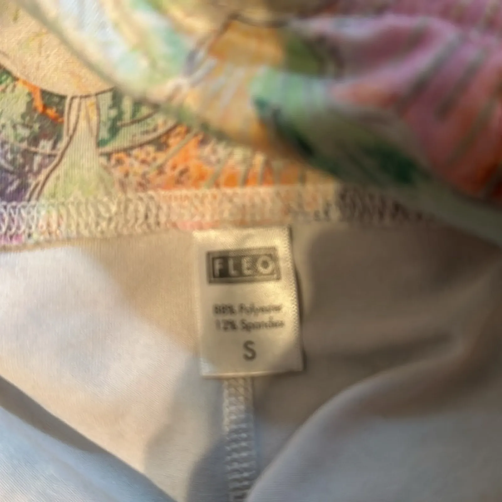 Fleo Low Rise Multicolor Abstract Mermaid Print Activewear Shorts Sz S Green - Image 9