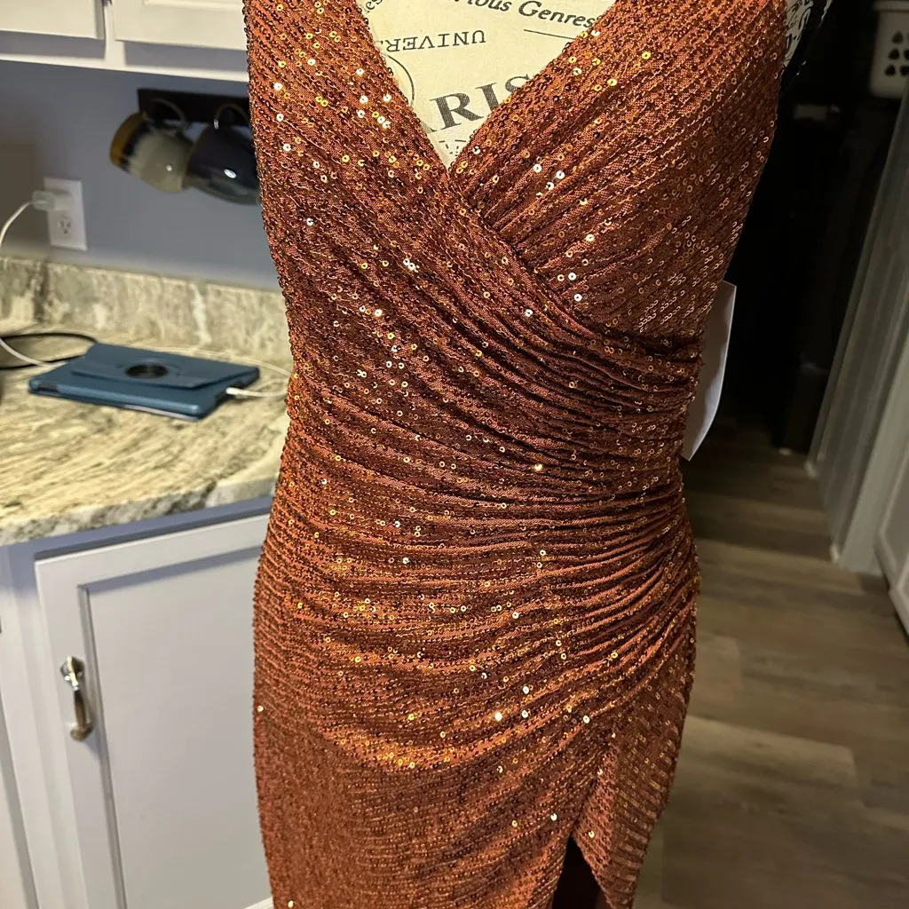 Elegant Sequin Prom Dress in Rust Brown Size L - Image 3
