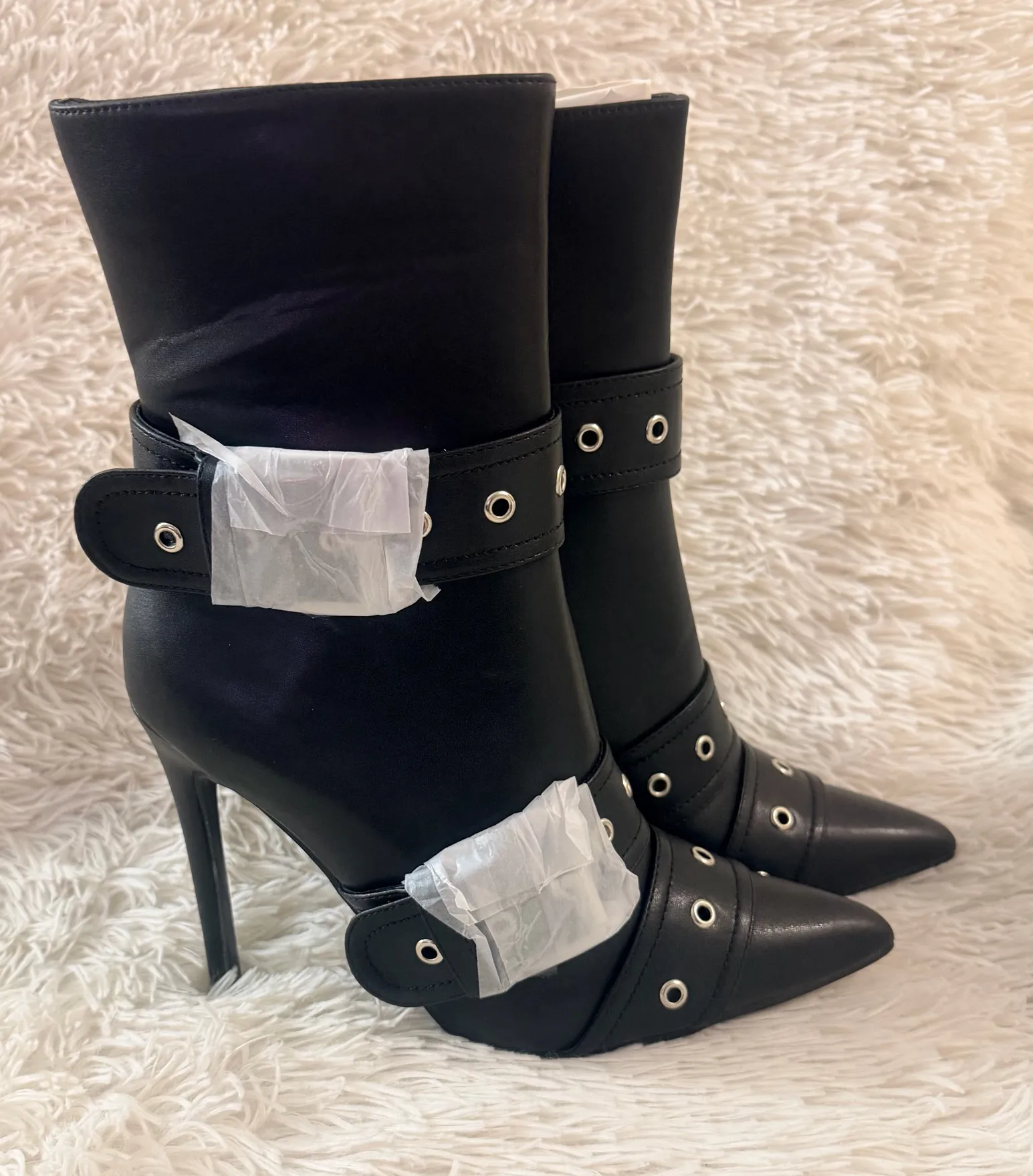 PrettyLittleThing Black Stiletto Heel Pointed Boots NWT - Size 7 - Image 5