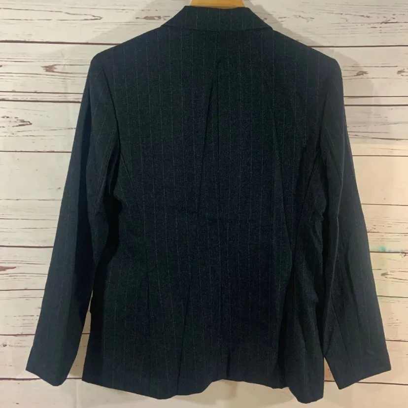 Neiman Marcus Women’s 3 Piece Suit - Image 3