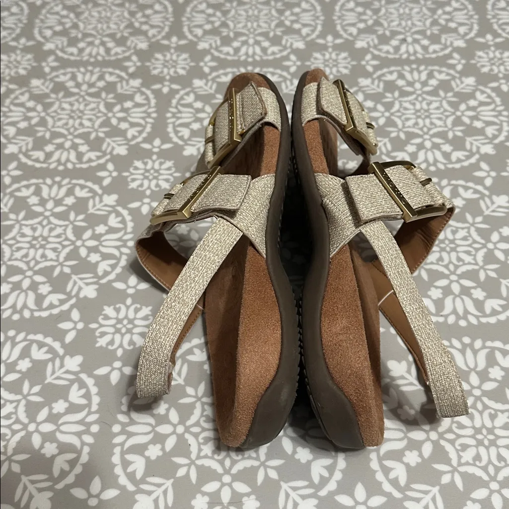 Vionic  Beige Sandals with Gold Buckles - Image 5