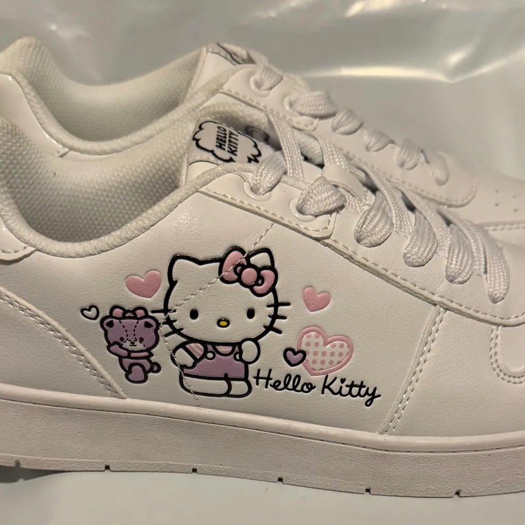 Hello Kitty White and Pink Sneakers - Image 2