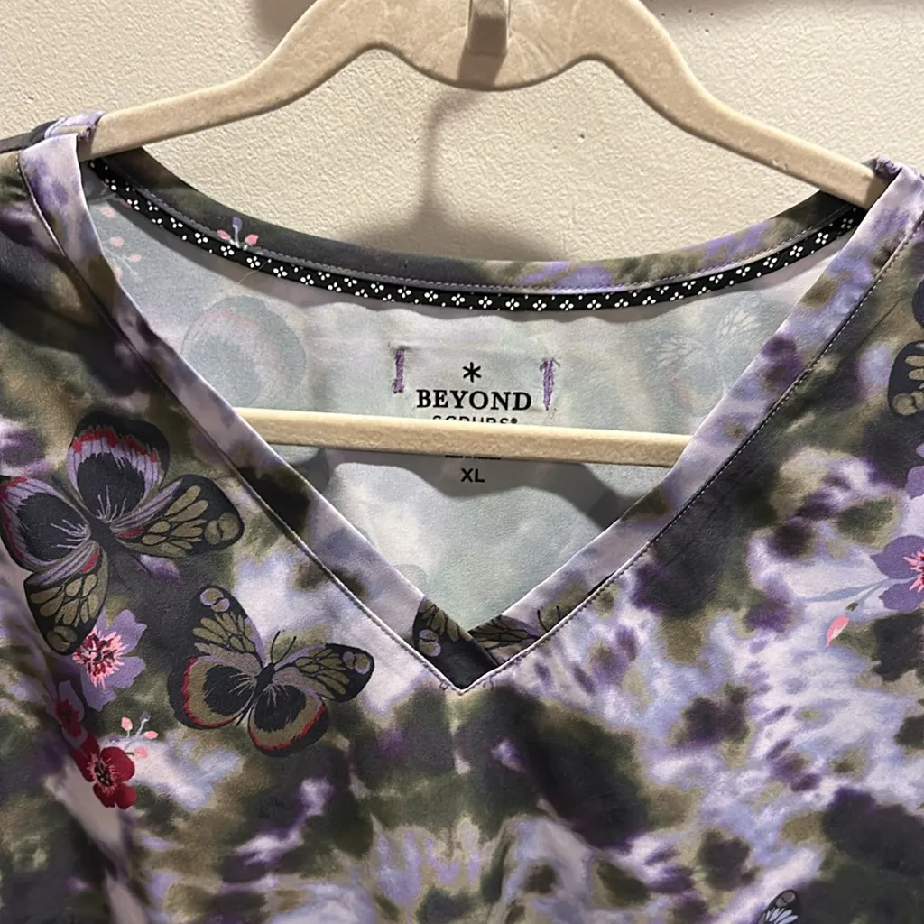 2 Women’s Short Sleeve V Neck Scrub Tops Purple Ombre & Butterfly Print Top XL - Image 4