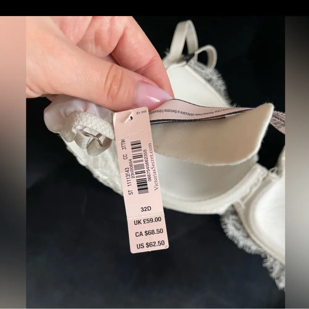 NWT Victoria's Secret DREAM ANGELS 32D  GOLD FOIL BRA SET WITH THONGS S - Image 3