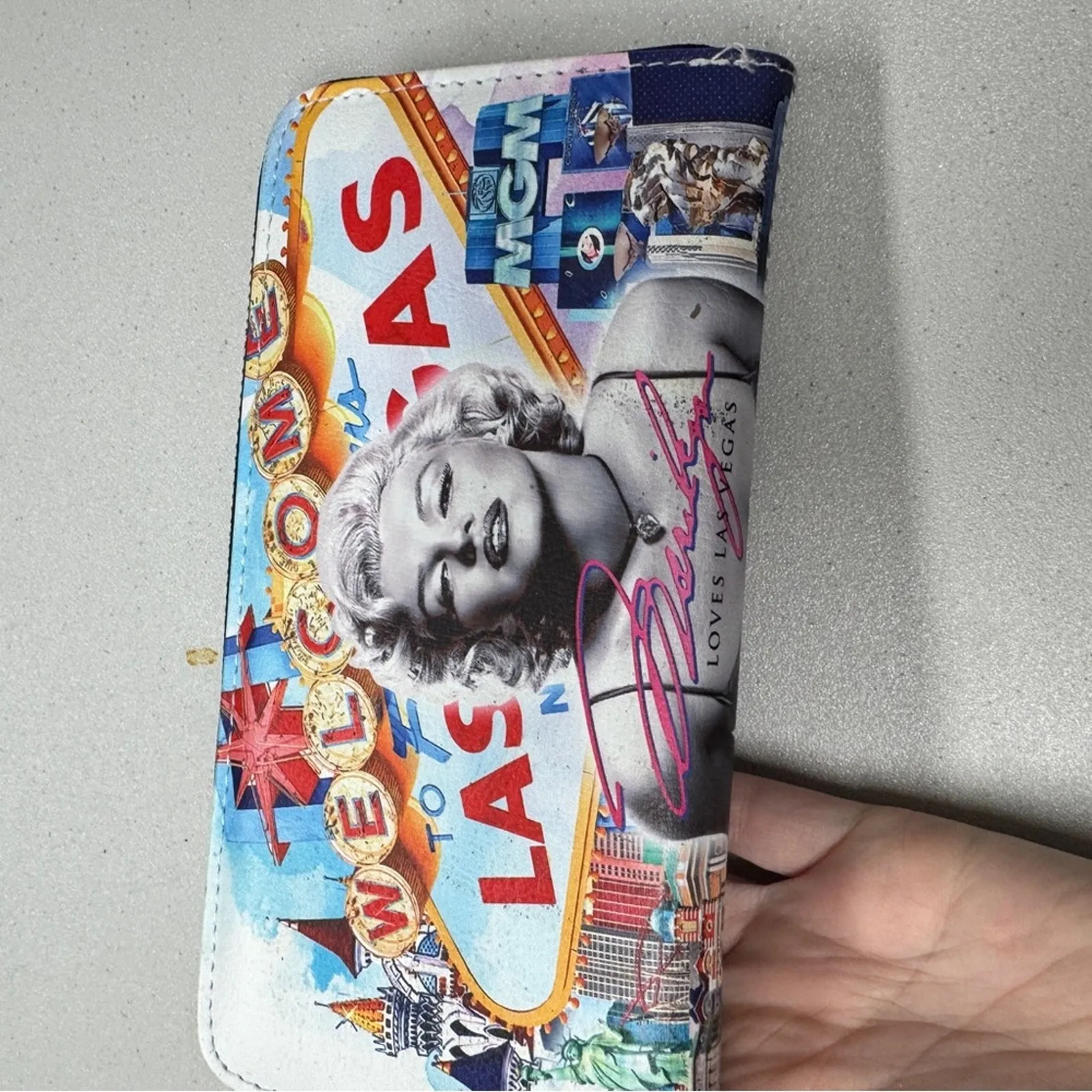 Welcome to Las Vegas Womens Wallet Full Zip Marilyn Monroe MGM Dice Charm NWT Blue - Image 6