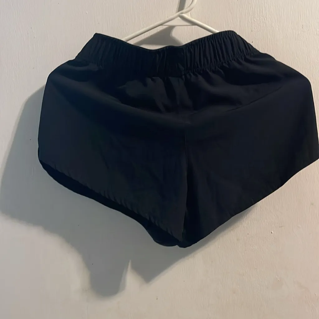 Roxy Black Athletic Shorts Moisture-Wicking Performance - Image 3
