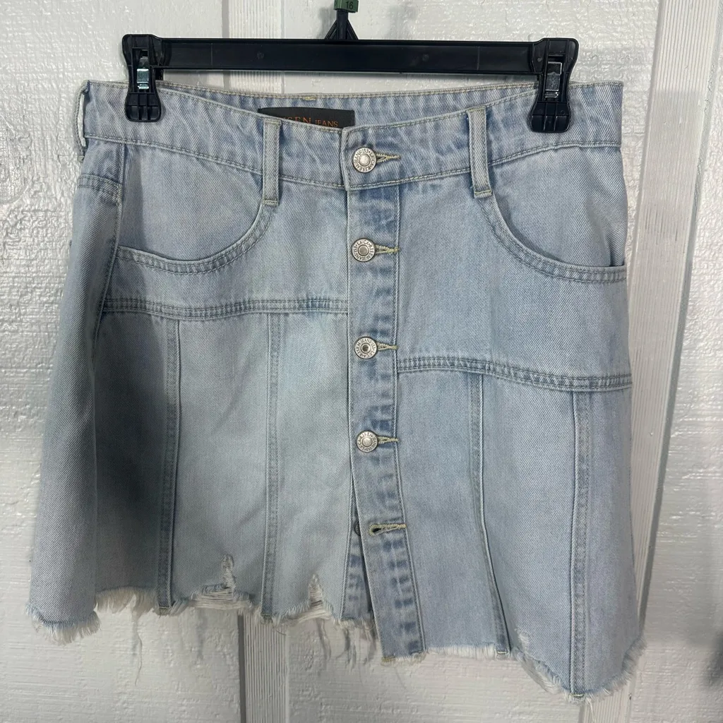 Risen High Waisted Raw Hem Denim Buttondown Skirt Size Medium EUC - Image 4