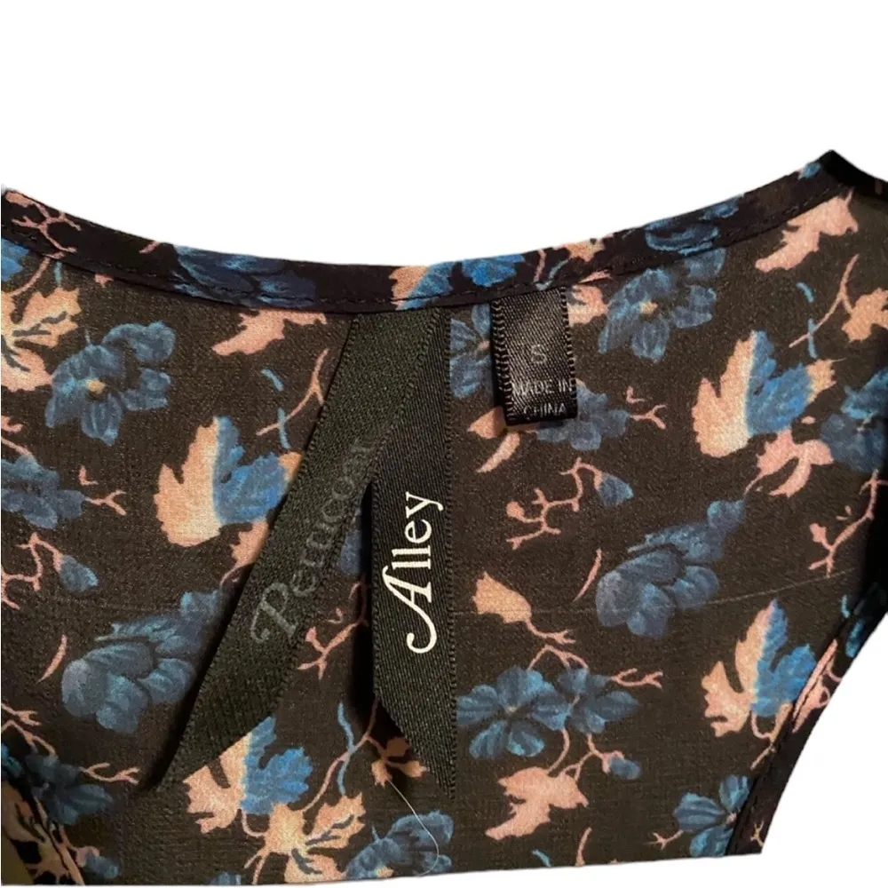 Black Floral Detail Petticoat Alley Tank Top Shirt Sheer Design Women’s Small! - Image 2