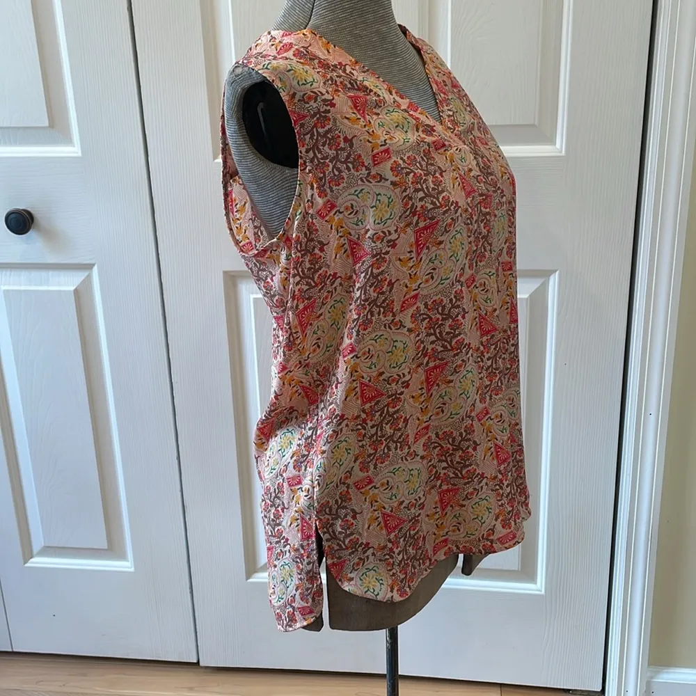 Violet + Claire boho orange print v neck loose fit sleeveless lightweight top - Image 4