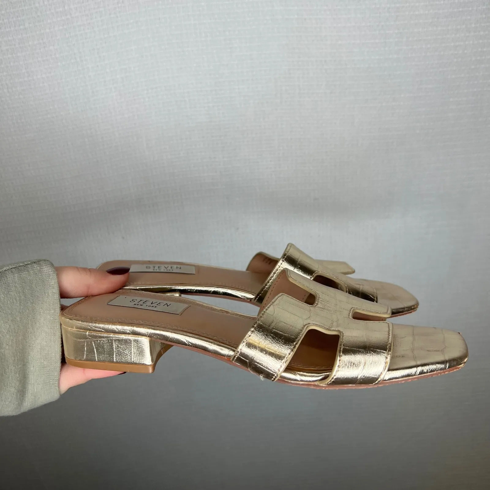 STEVEN NEW YORK Harlien Gold Croc Embossed Slip On Slide Sandal Women's Size 7.5 - Image 3