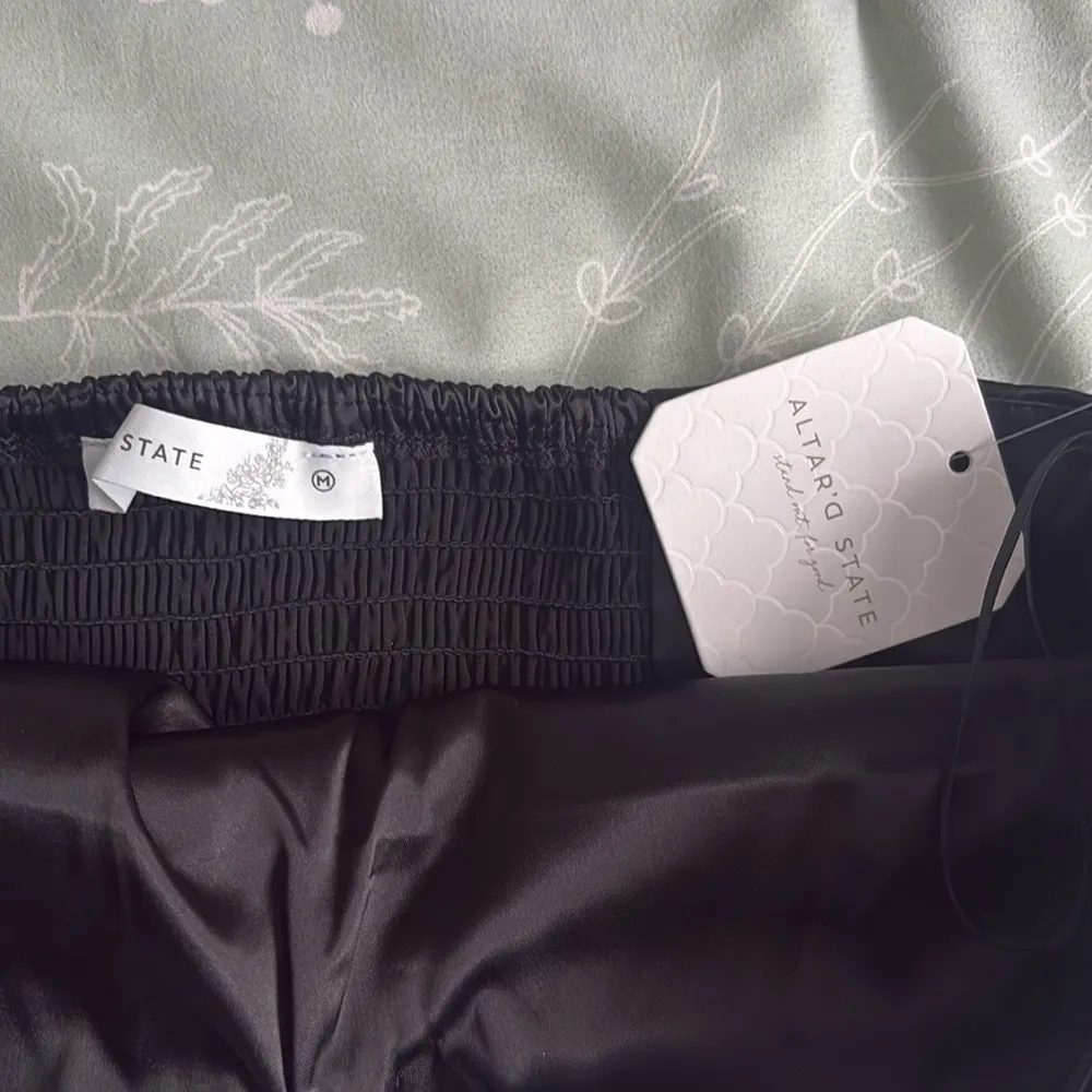 Altar'd State BLACK BOW Strapless Going Out Top - NWT - Size Medium - Image 4