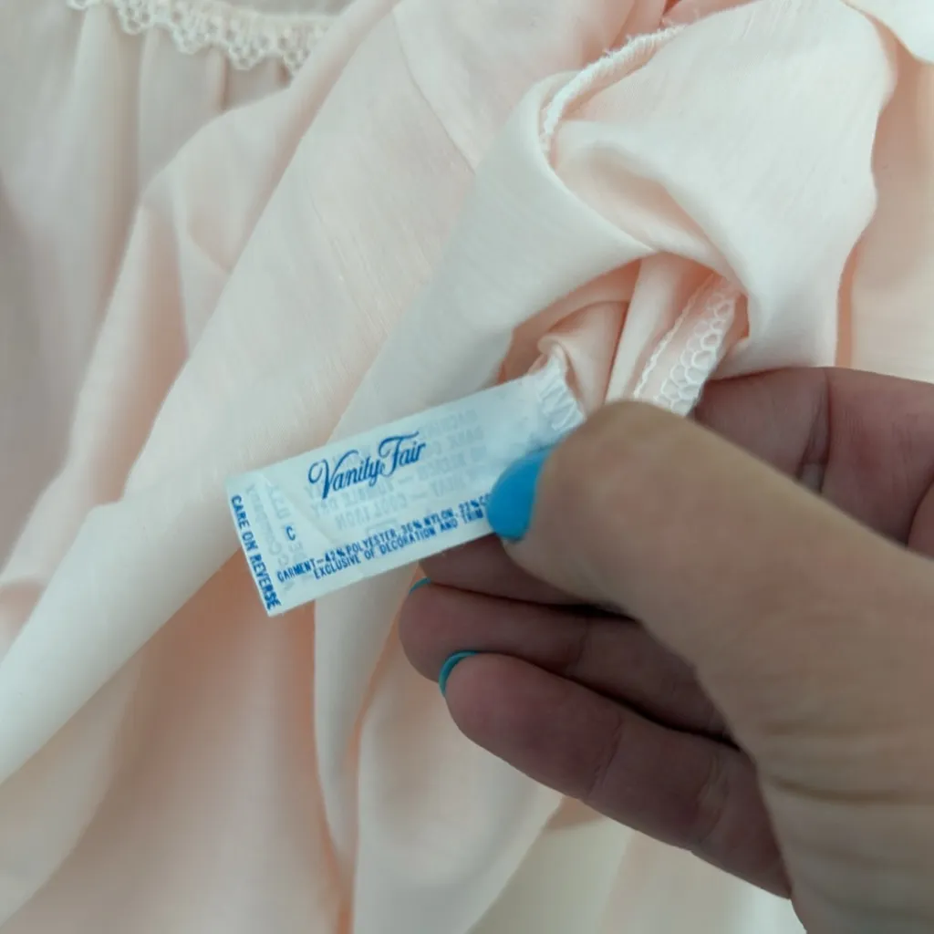 Vintage Vanity fair floral embroidered nightgown - Image 5
