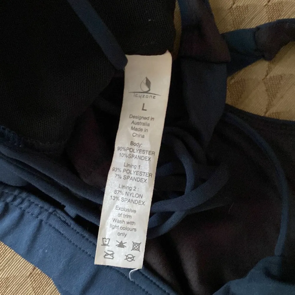 Icyzone Strappy back sports bra Navy blue large wireless racerback athletic - Image 5