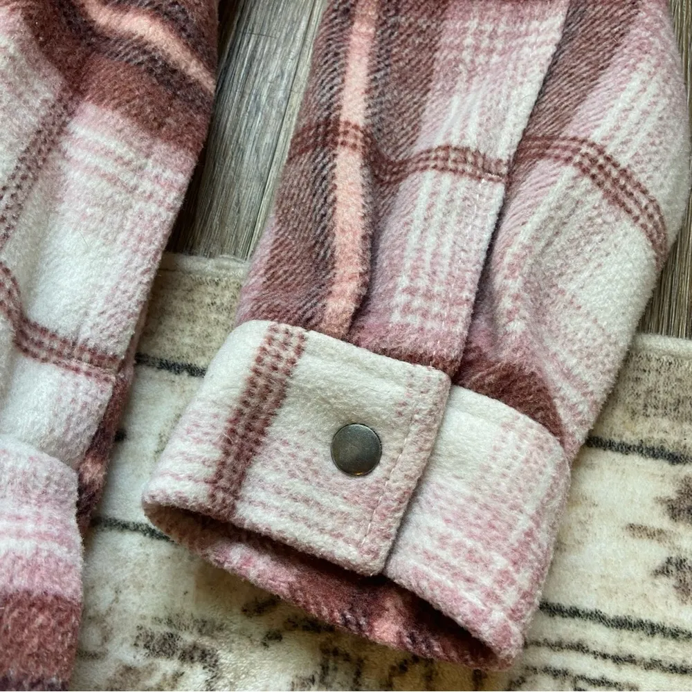 Old Navy Pink Plaid Shirt Jacket Shacket - Image 4