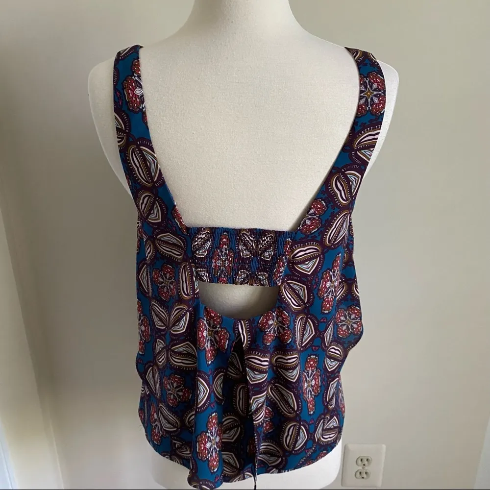 Chelsea 28 blouse  size Small with cutout back - Image 8