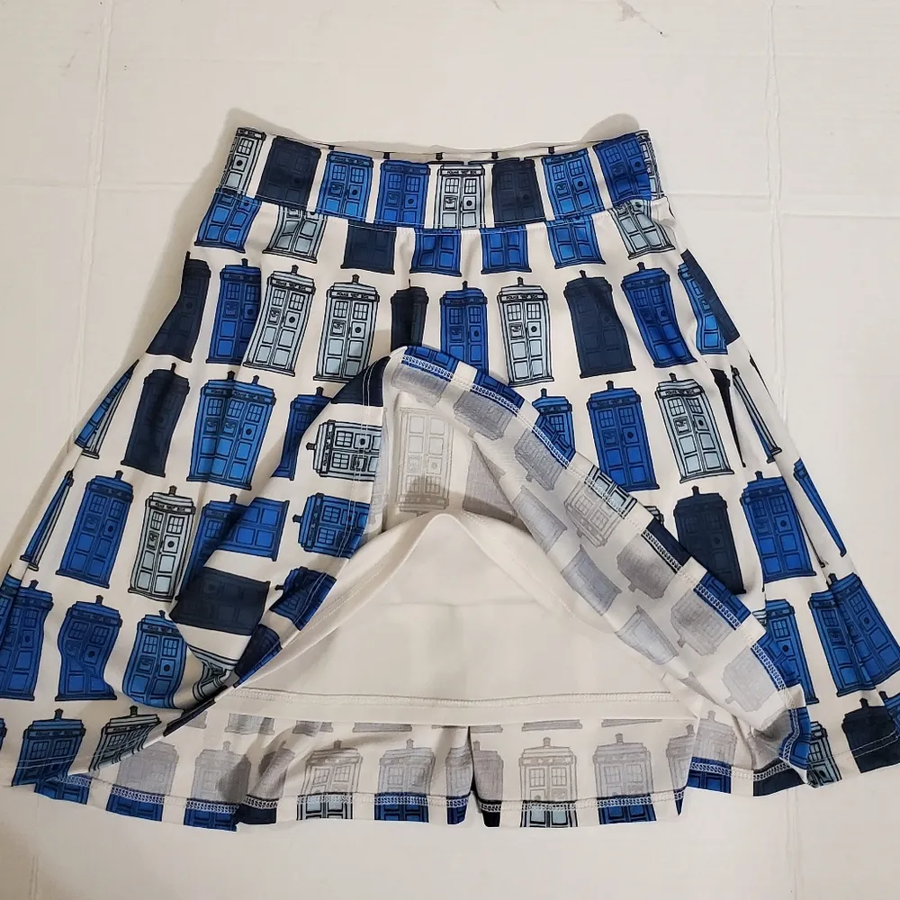 🔥SALE🔥Doctor Who Blue Juniors Tardis Pattern Skirt S Size undefined - Image 4