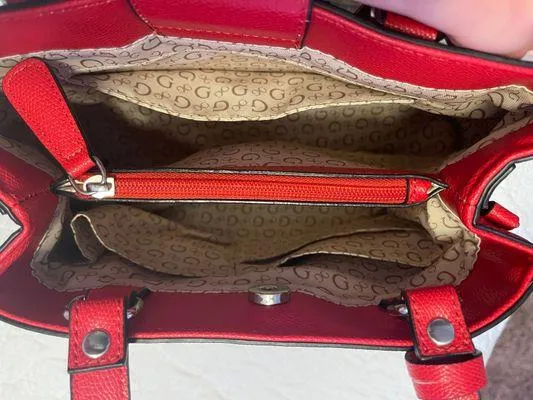 Guess Red Handbag🤩 - Image 4