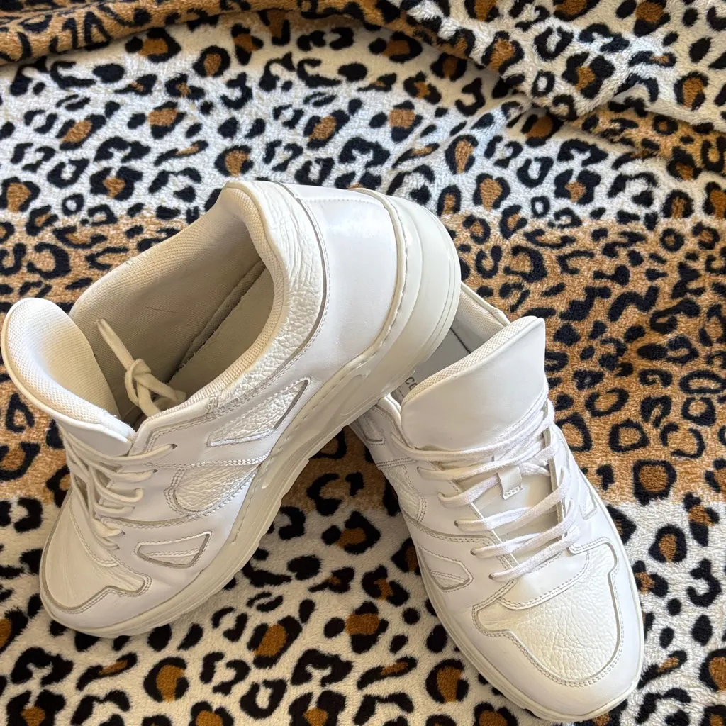 Common Projects White Leather Sneakers Size 9 - Image 4