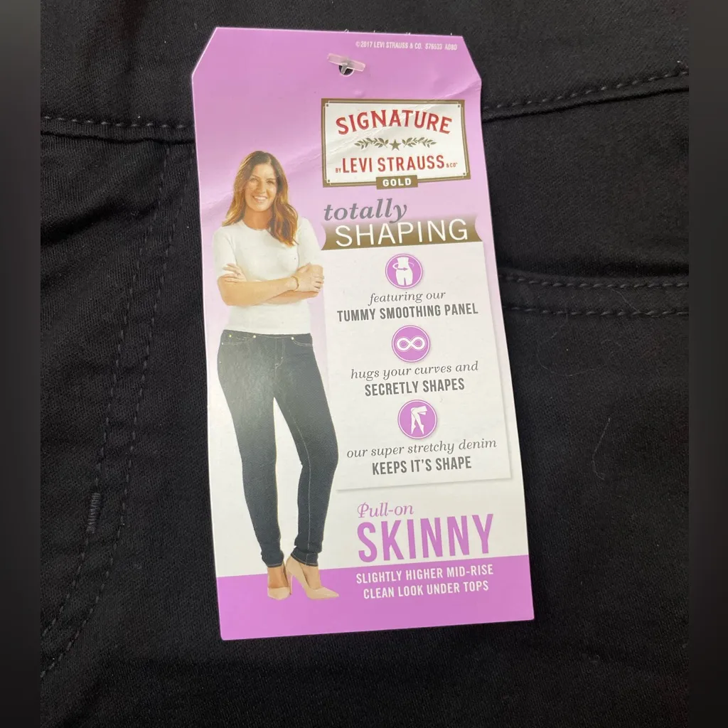 NWT! Levi Strauss Petite Totally Shaping Pull - Image 2