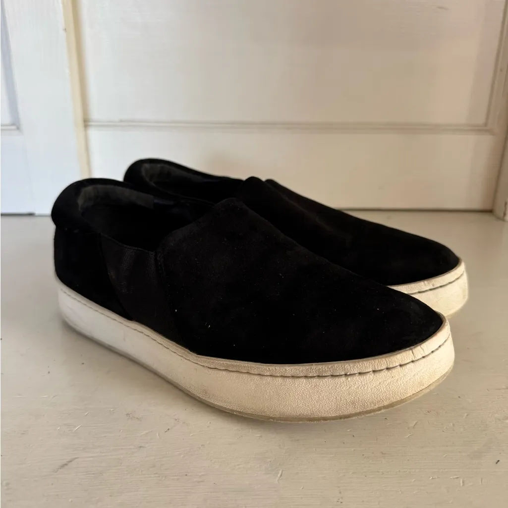 Vince women’s black slip on shoes size 7.5 - Image 2