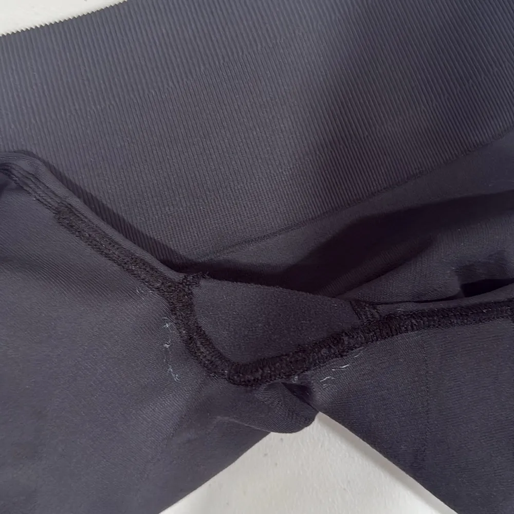 Lululemon Zone In Crop Compression Leggings Size 2 GUC - Image 8