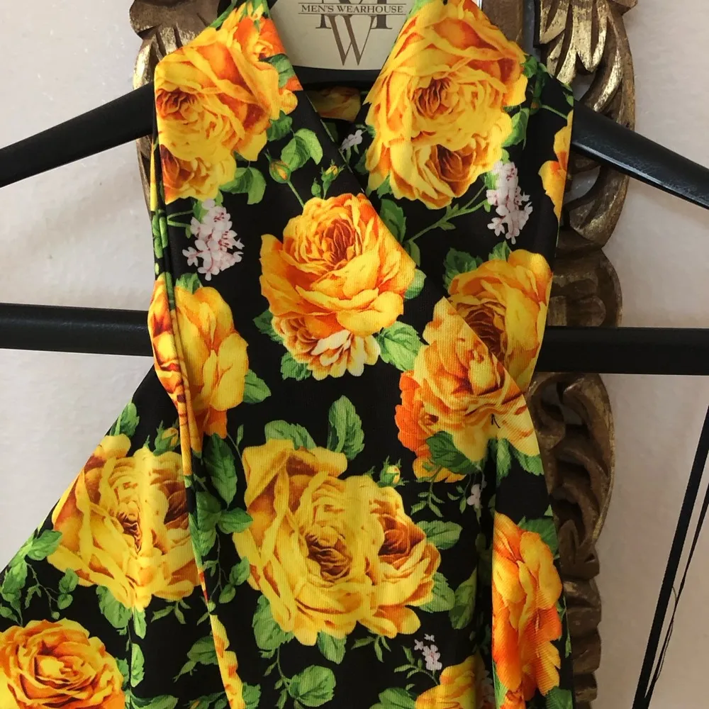 Bodysuit M Yellow Black Twist Neck Floral Halter Keyhole Top Summer Beach M - Image 7