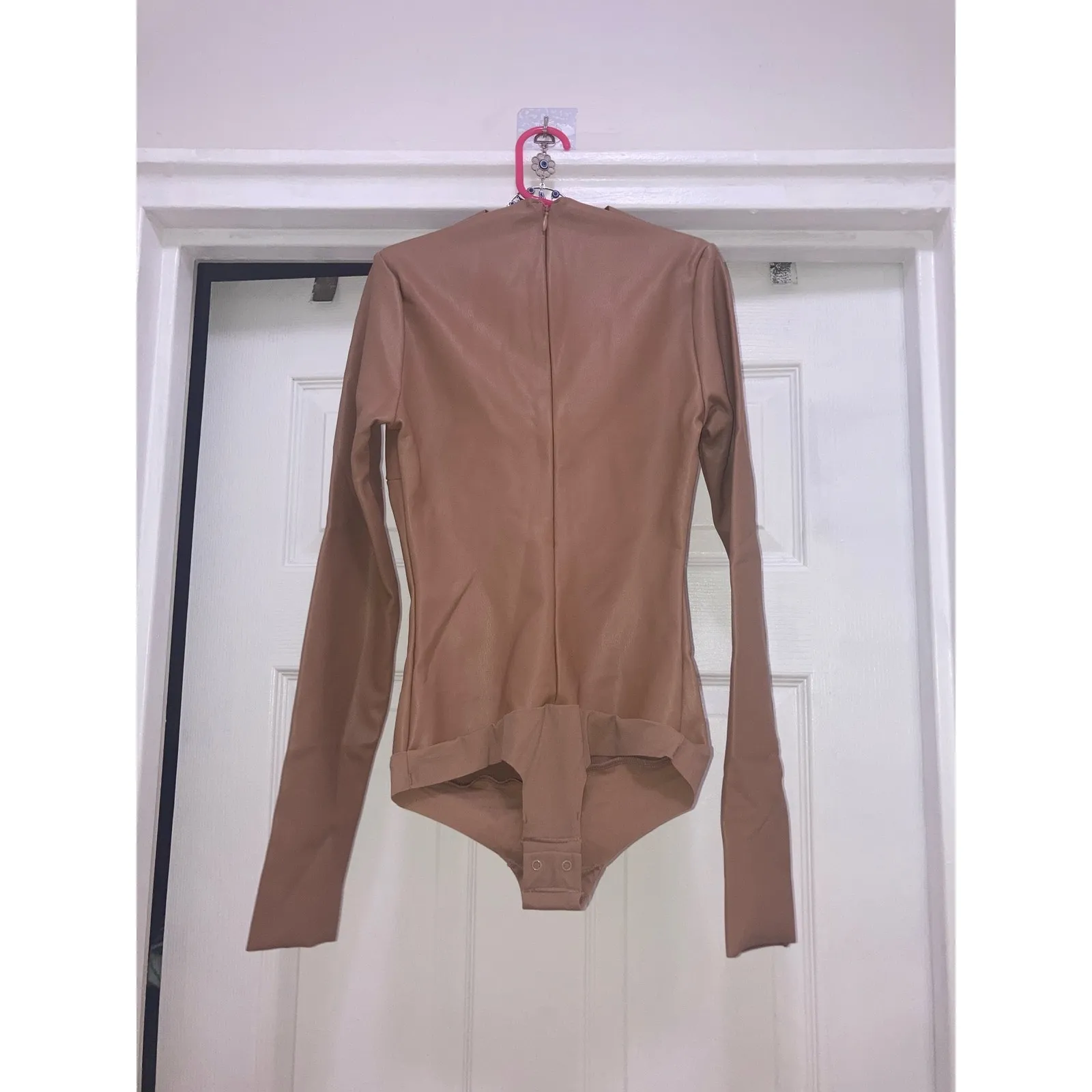 SKIMS FAUX LEATHER MOCK NECK BODYSUIT long sleeve Size XS Sienna Tan BS-MCK-0896 - Image 3